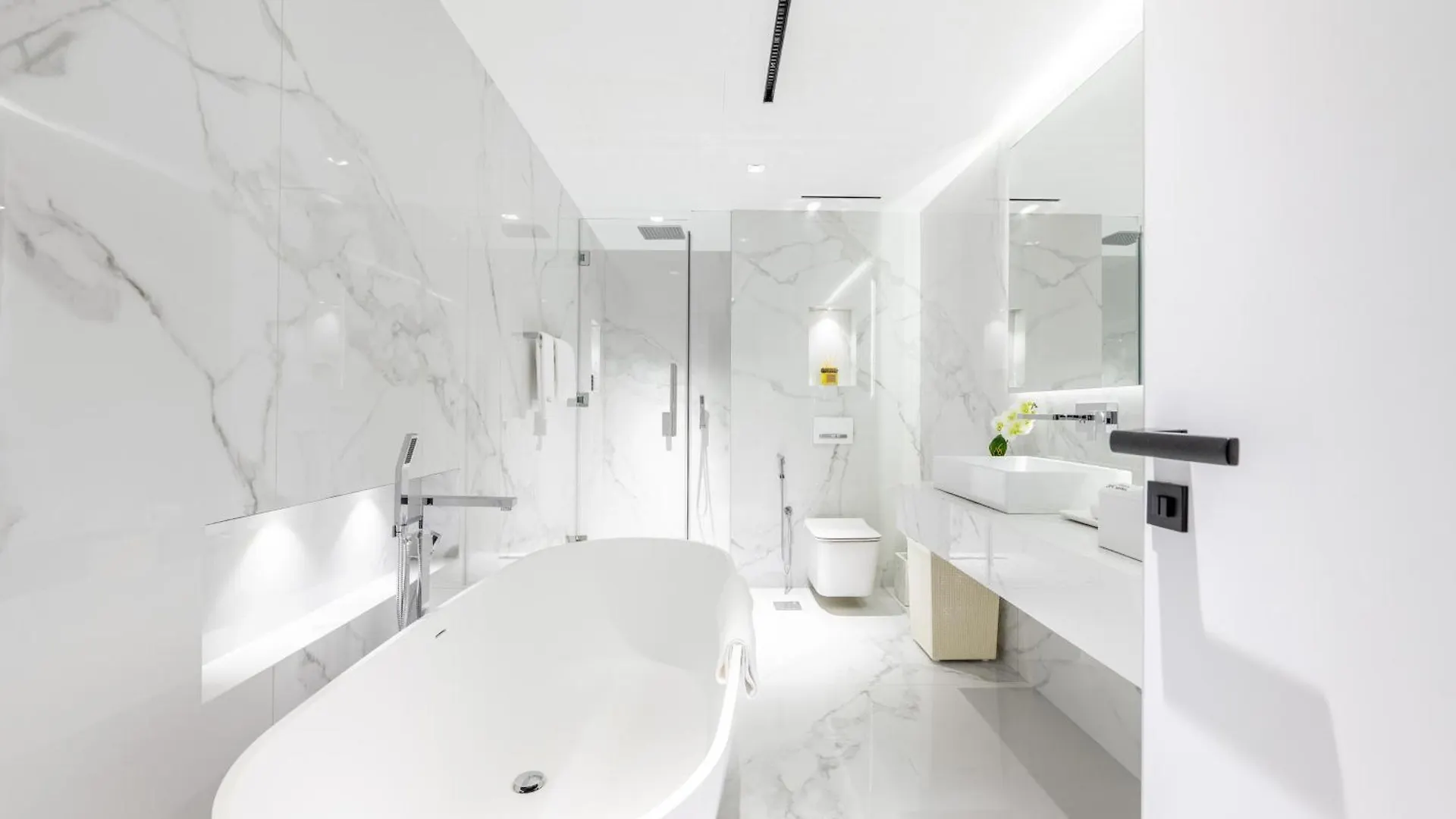 Lägenhet Seaside Elegance - New Luxury 3-Bedroom Apt In Jbr Dubai